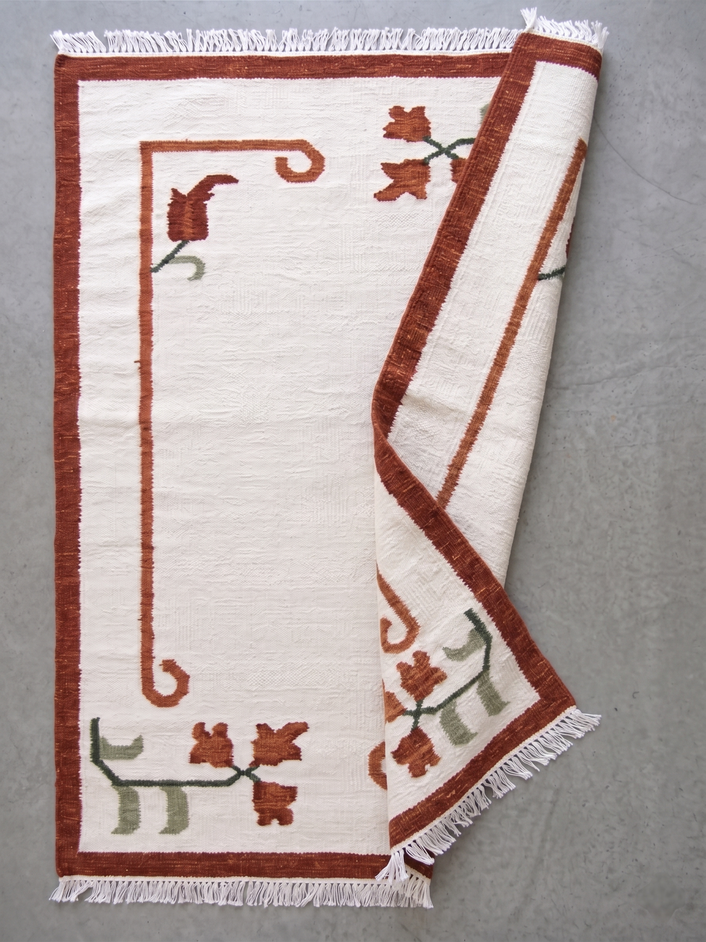 Vintage-Inspired Cream & Terracotta Area Rug