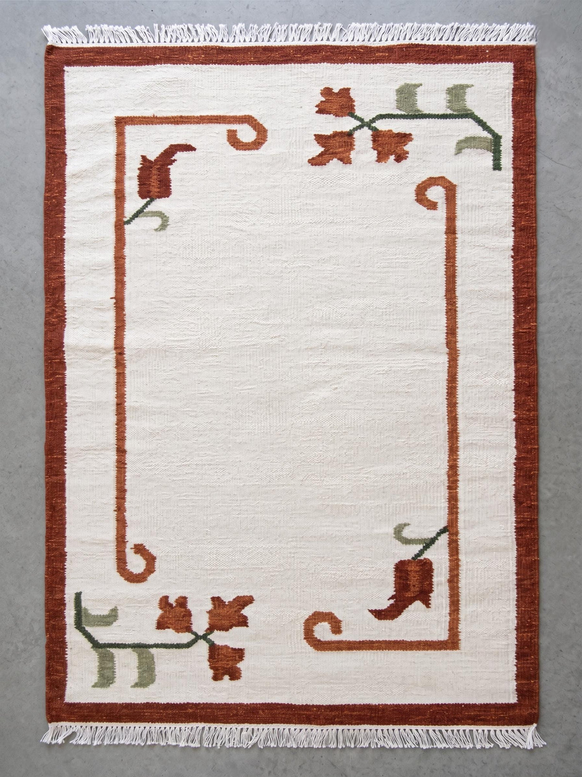 Scrolling Vine Border Flatweave Wool Rug